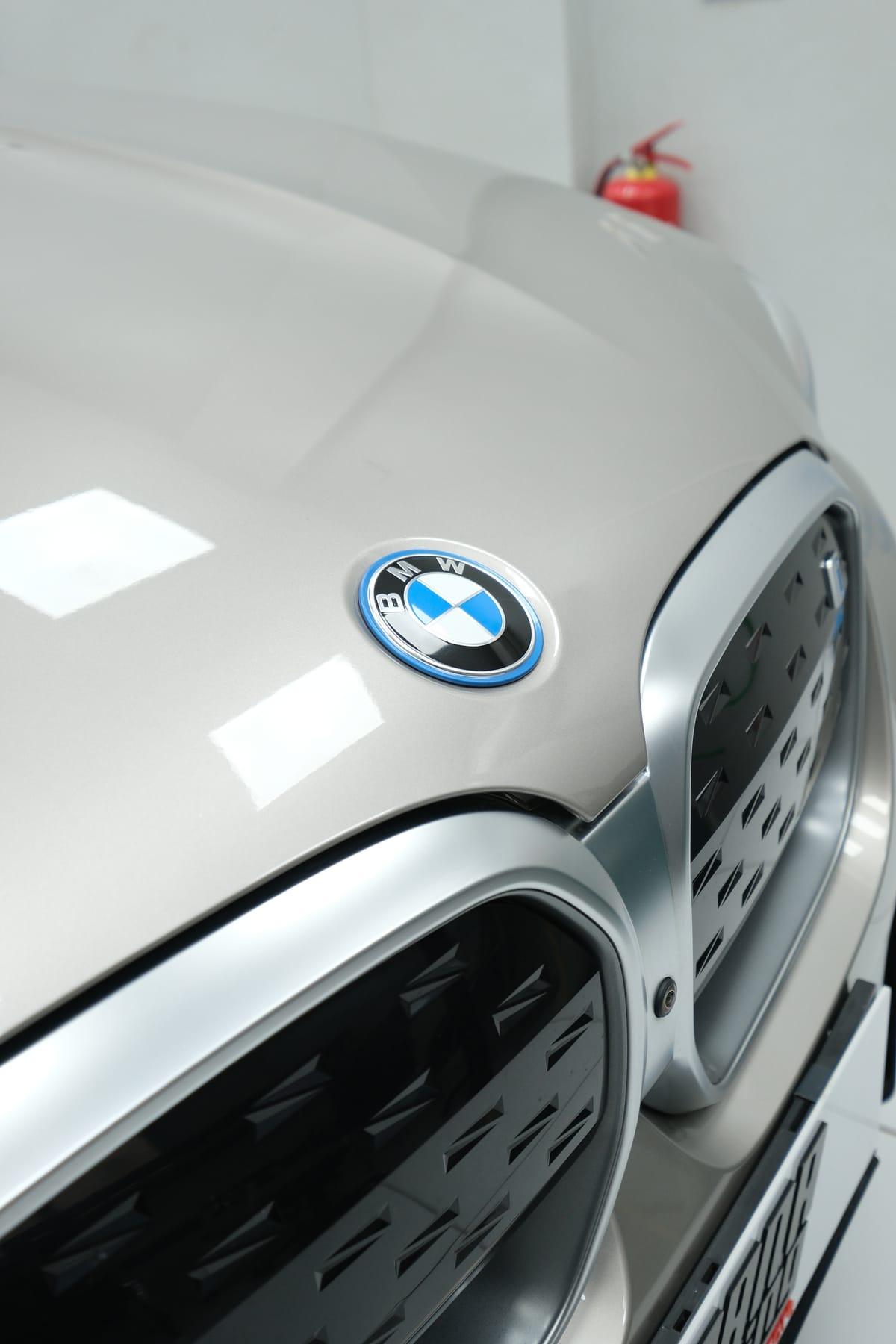 Aquair Clean ortamında BMW X4 yüzey hazırlığı