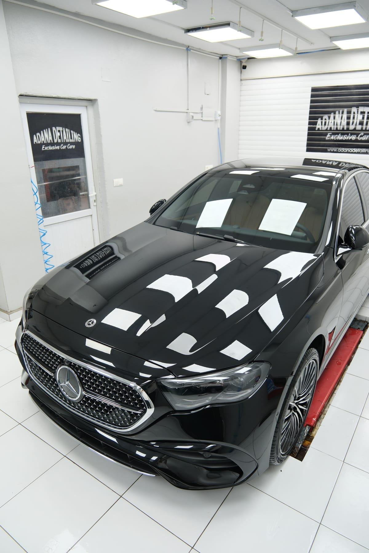 Tam araç PPF kaplanmış Mercedes üstten görünüm